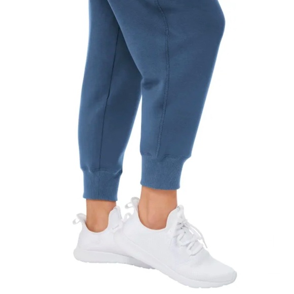Kirkland Signature Ladies’ Active Blue Jogger Pants X-Large - Picture 8 of 9